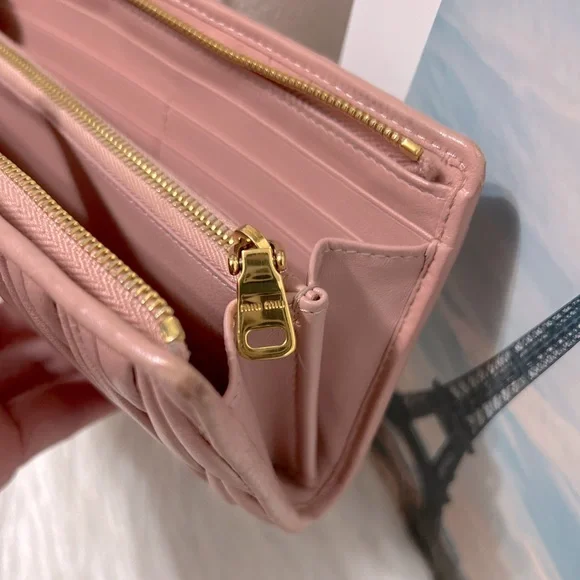 Miu Miu
Pink continental wallet - Picture 13 of 16